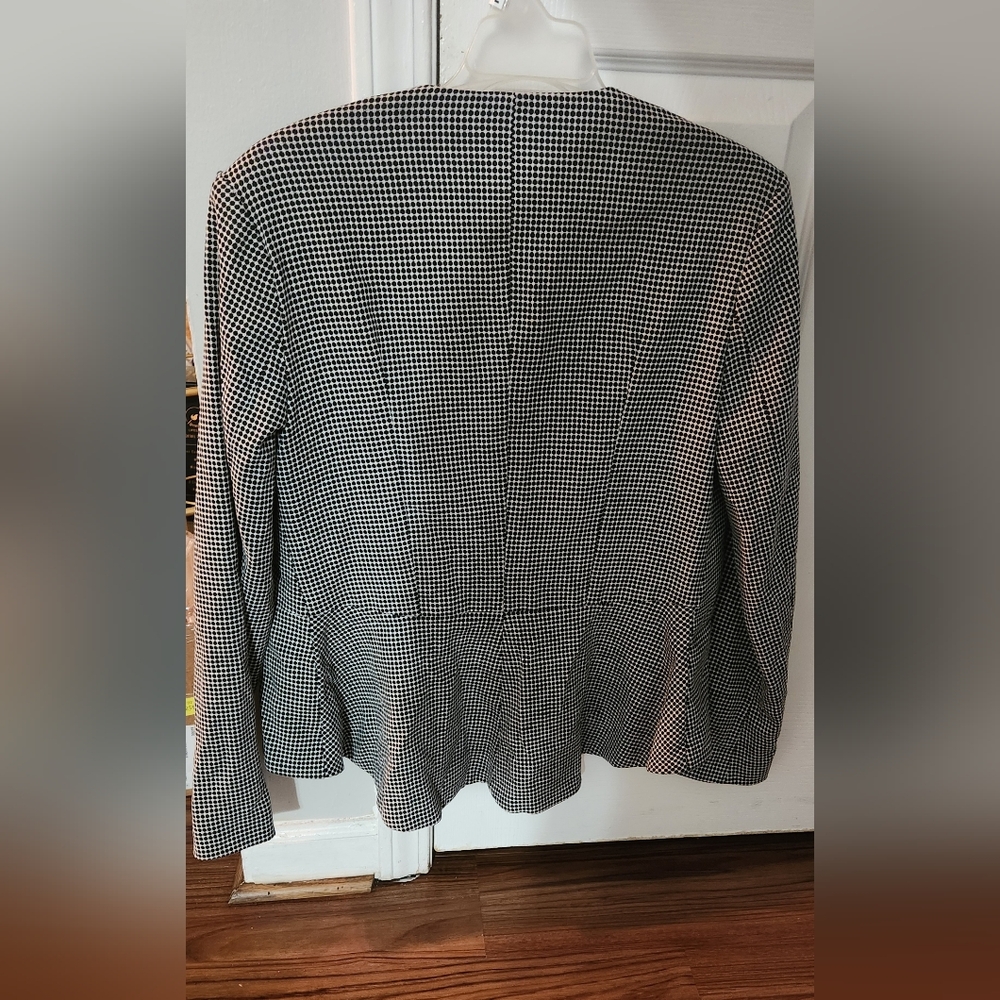 Blazer - Picture 2 of 2